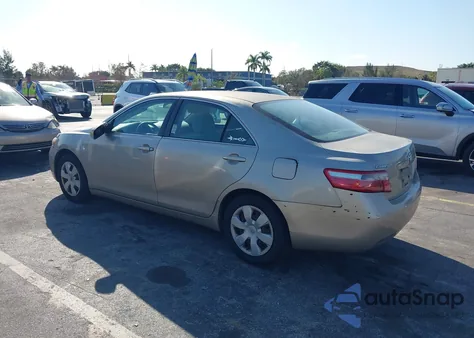 2007 Toyota Camry Le z USA, uszkodzony, nr VIN 4T1BE46K57U096801
